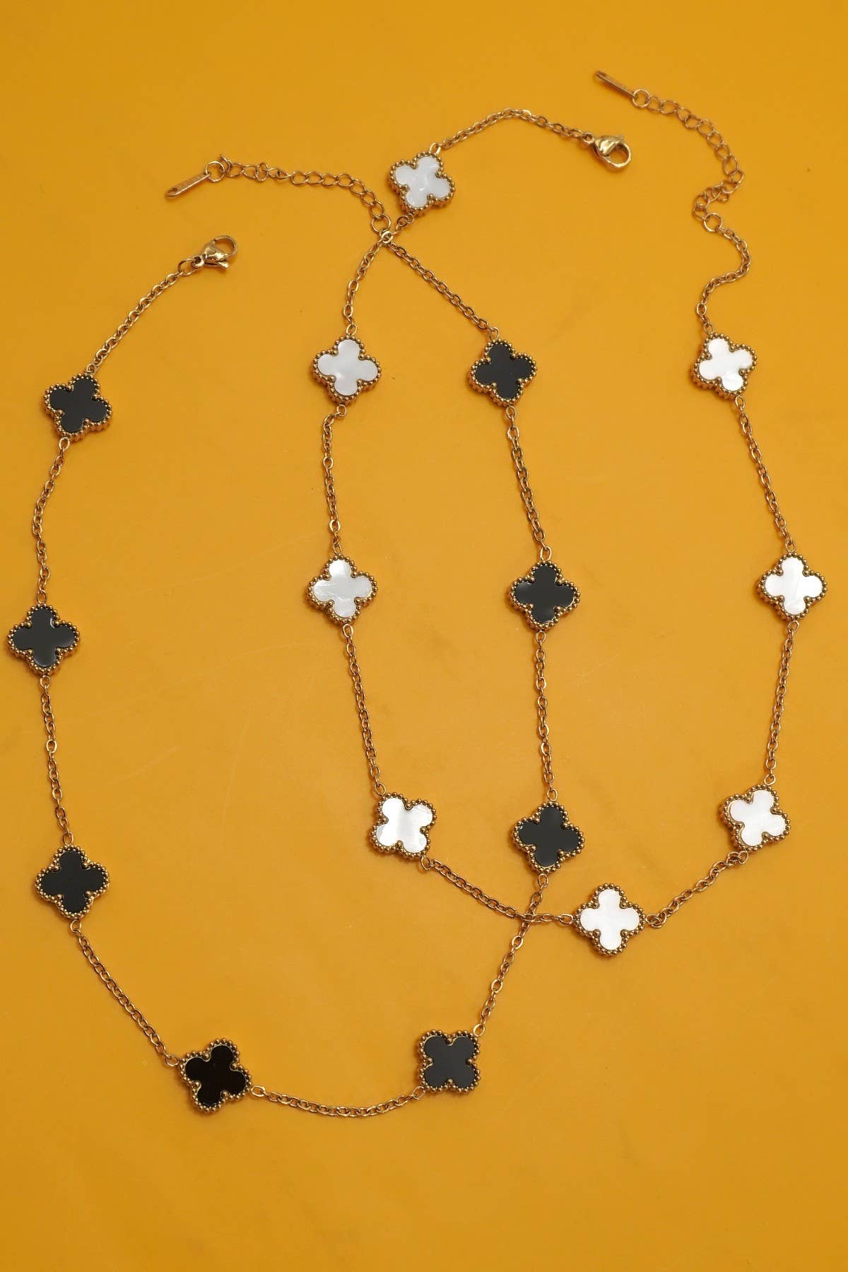 CLOVER NECKLACE |  White