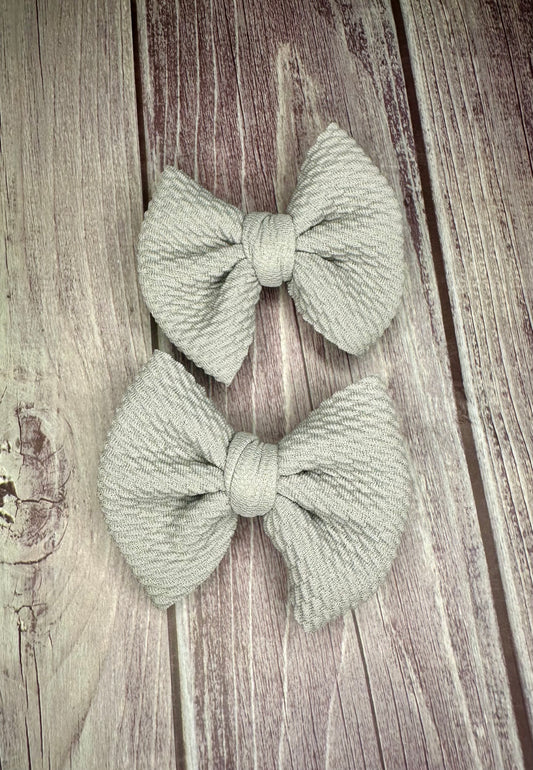 Pearl Gray Clip Bow Set