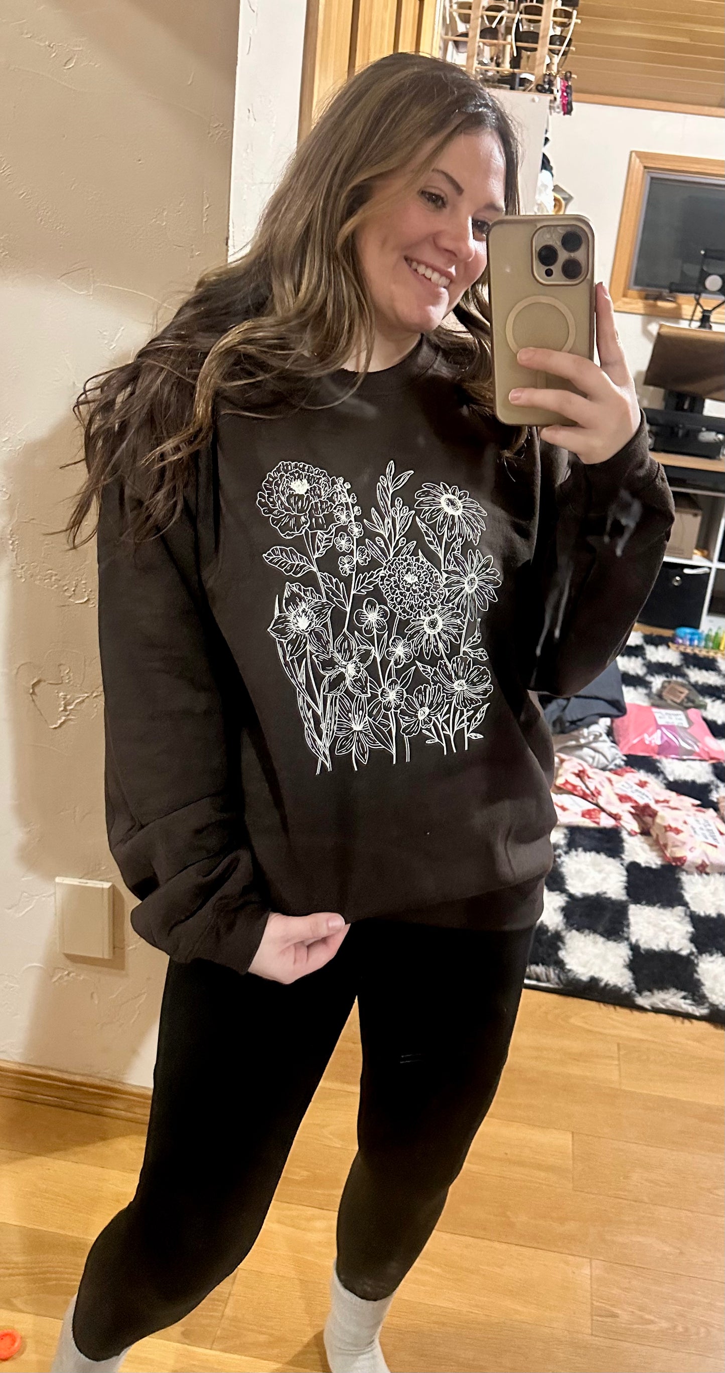 DOORBUSTER $15 Ivory Bouquet Sweatshirt